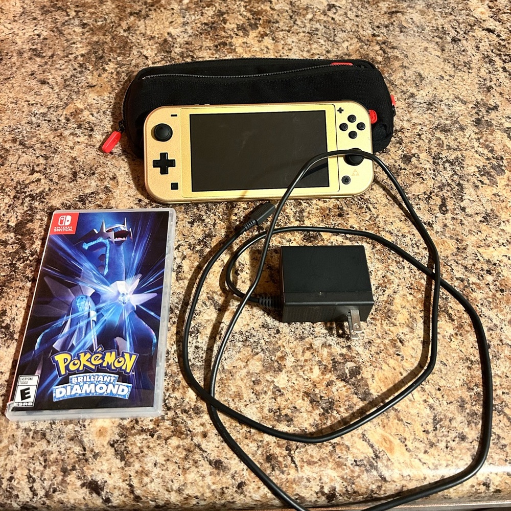 Nintendo Switch Lite - Gold Limited Edition Zelda with Accessories